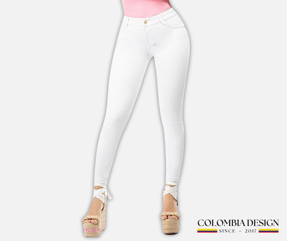 Jean Skinny con Bolsillos traseros, color Blanco. Ref 42.