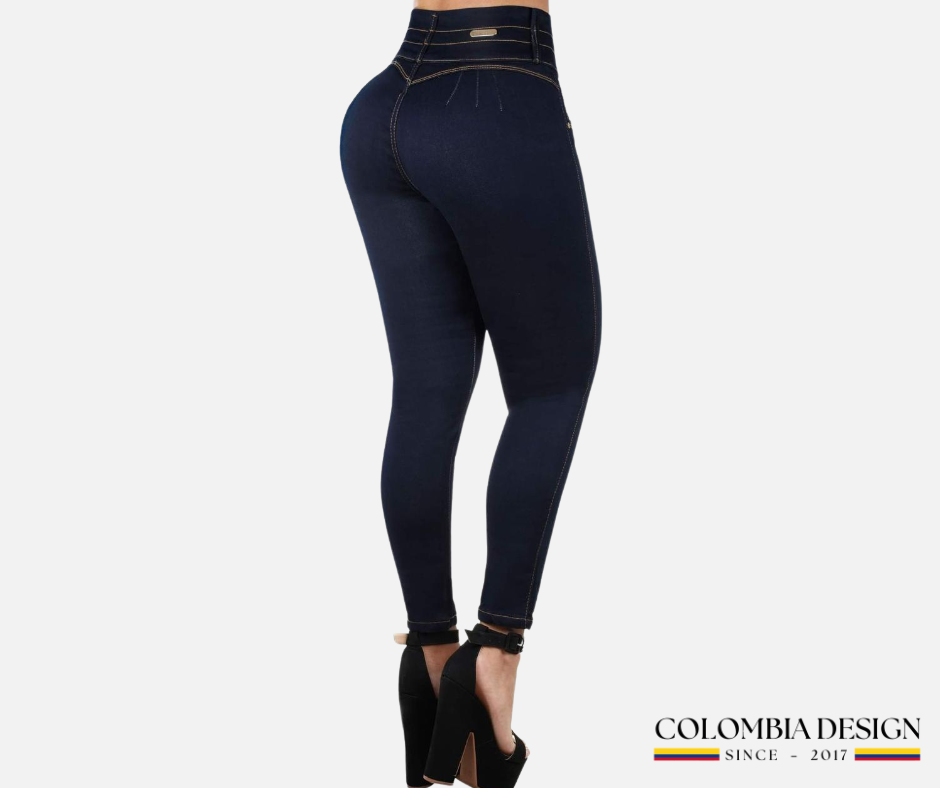 Jean Skinny levanta Cola, Tiro alto, 3 botones, color Azul Petroleo. Ref 60.