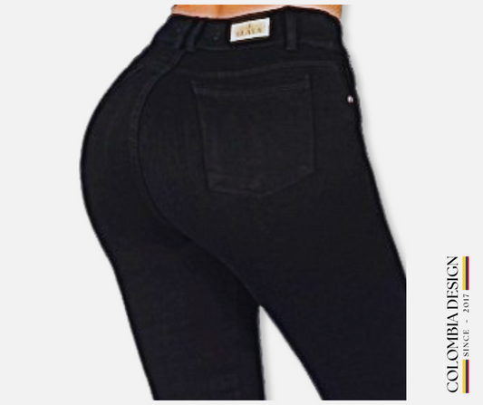 Jean Skinny, con Bolsillos traseros, tiro medio, un botón, color Negro. Ref 48.