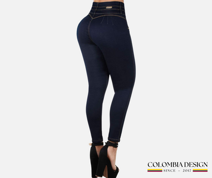 Jean Skinny levanta Cola, Tiro alto, 3 botones, color Azul Petroleo. Ref 60.