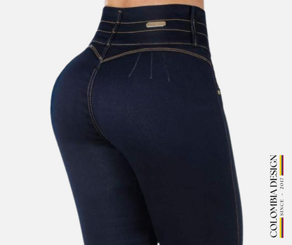 Jean Skinny levanta Cola, Tiro alto, 3 botones, color Azul Petroleo. Ref 60.