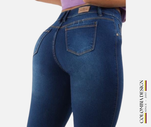 Jean Skinny, tiro alto, levanta cola, bolsillos traseros, color Azul. Ref 61.
